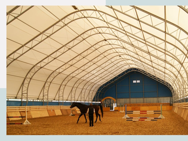 Строительство конных манежей в Новоалтайске